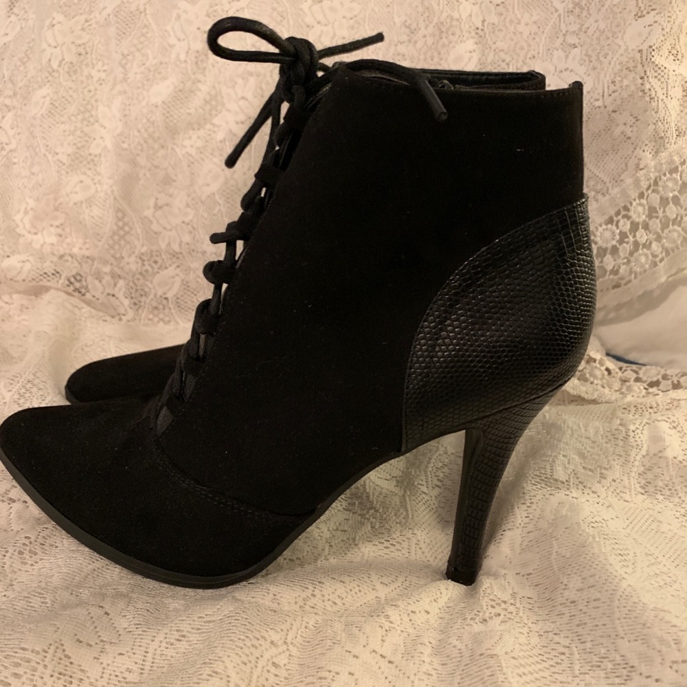 Mossimo lace up ankle bootie.
